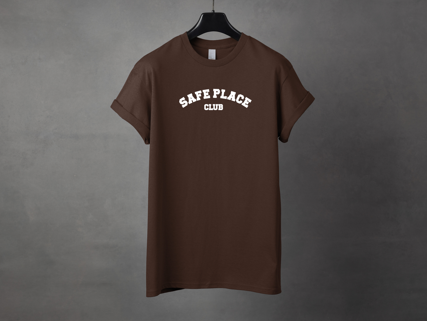 T-shirt unisexe «Safe place club»