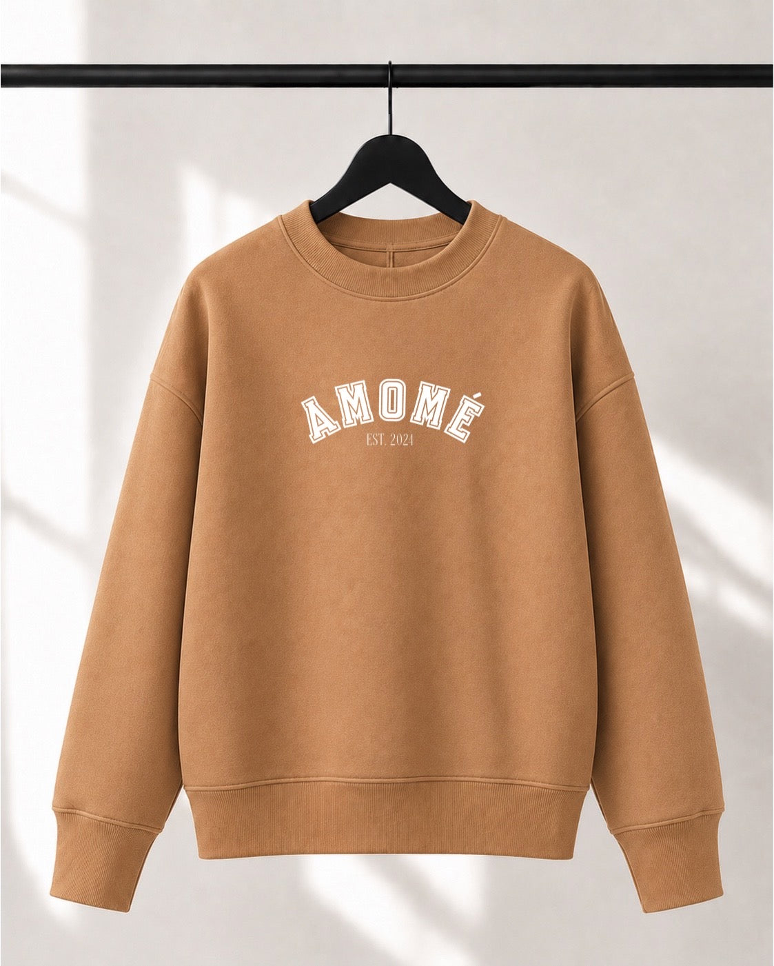 Crewneck Lusso unisexe «Amomé EST. 2024»