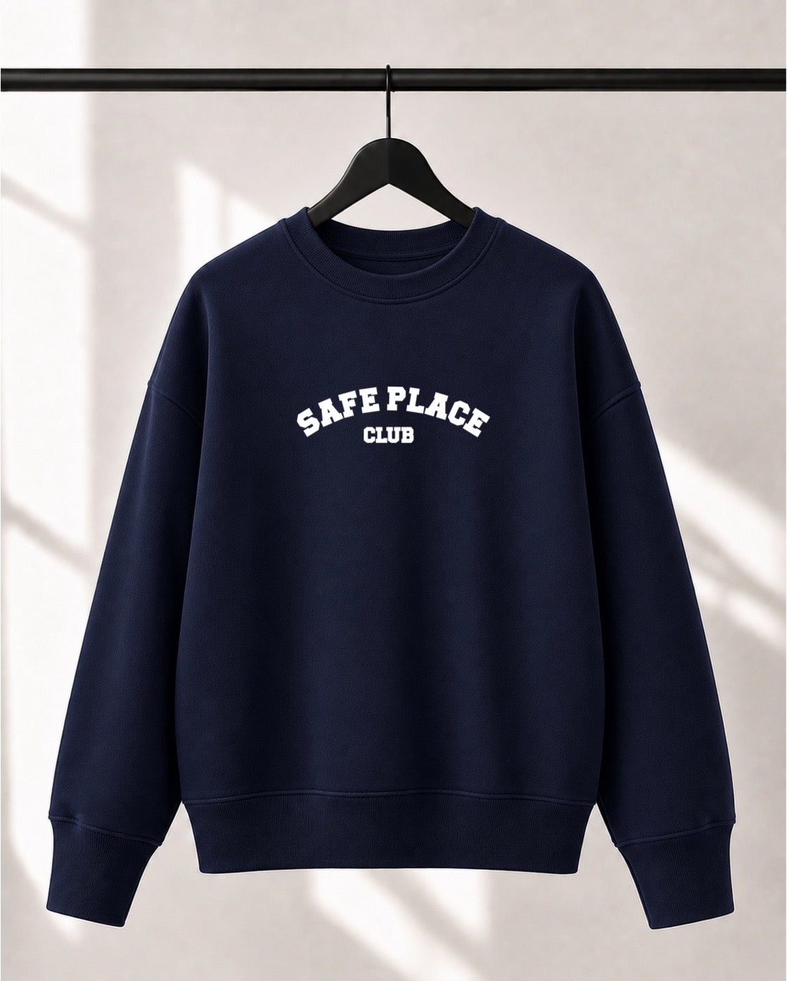 Crewneck Lusso unisexe «Safe place club»