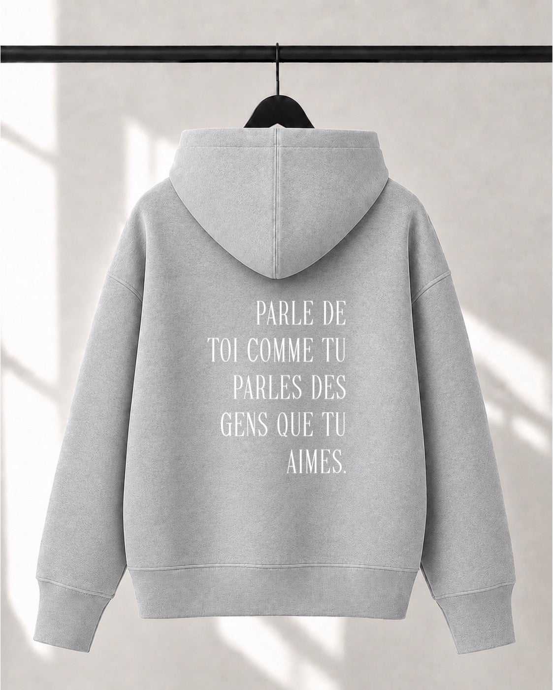 Hoodie Lusso unisexe «Parle de toi avec amour»