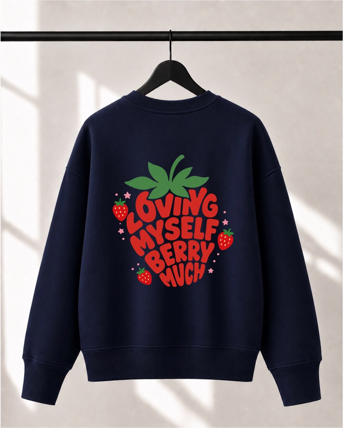 Crewneck Lusso unisexe «Loving myself berry much»