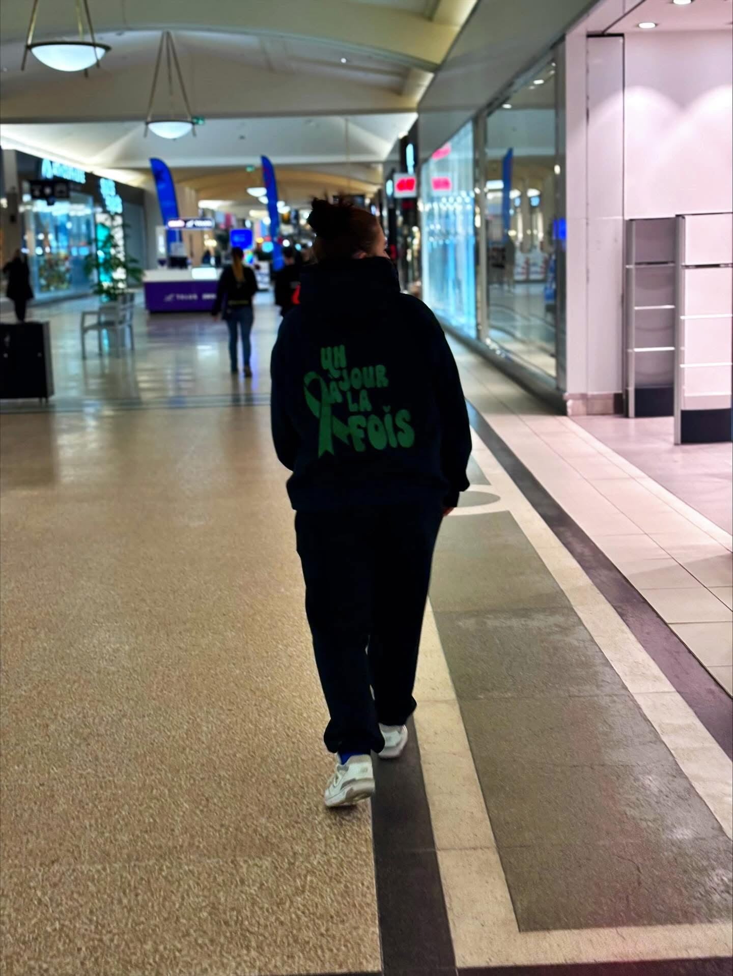 Hoodie unisexe «Un jour à la fois»